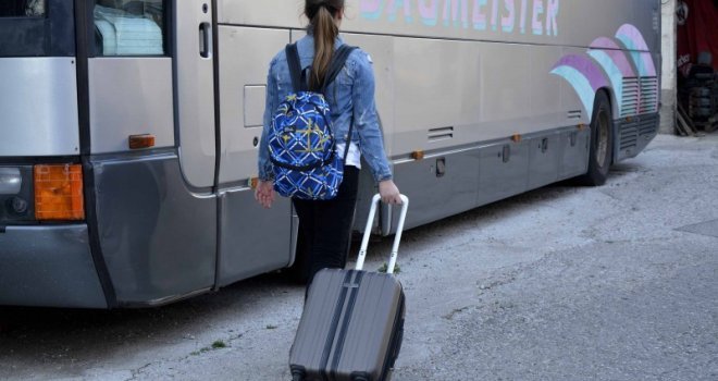 5c962def-4bac-4fdf-b278-7f210a0a0a78-putovanje-odlazak-kofer-3-preview