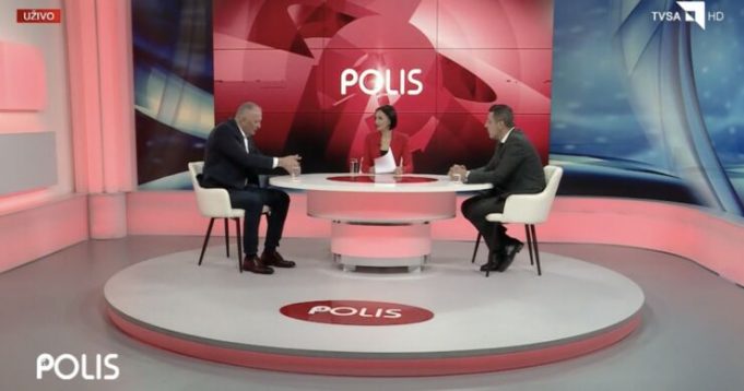 575DC63C-C56D-42B4-B679-5B6764EE245B-740x389