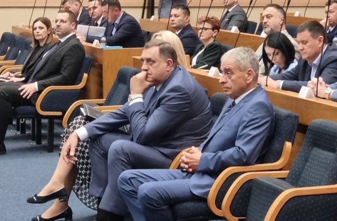 FsRURz2NpTZ1XKxgdjoG52sPt4dX31RG7AakXtE8