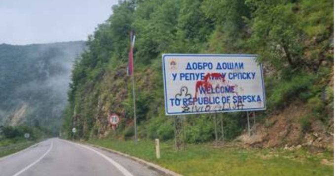 Screenshot-2023-07-02-at-21-27-41-Zivio-Alija-Vandali-oskrnavili-tablu-„Dobro-dosli-u-Republiku-Srpsku-740x389