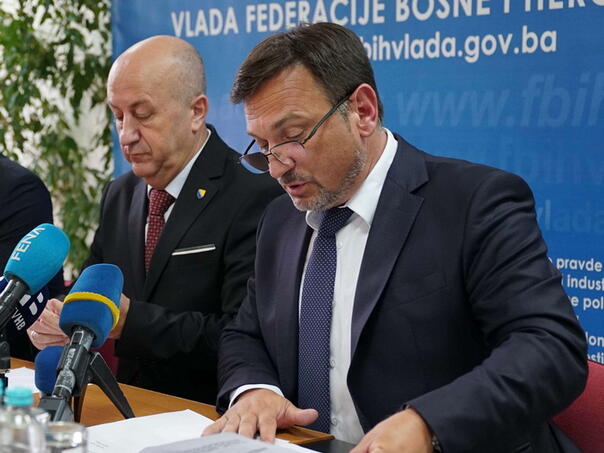 ministar-hasicevic-u-odredjivanju-marzi-vodili-smo-racuna-da-su-to-strateski-artikli-hasicevic_64f09b6eebca8