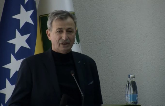 3FC7B91C-B235-4698-B4C8-4F4FA1A36FBC