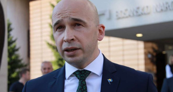 65300ba0-4a78-403f-a211-44fa0a0a0a78-nezir-pivic-preview