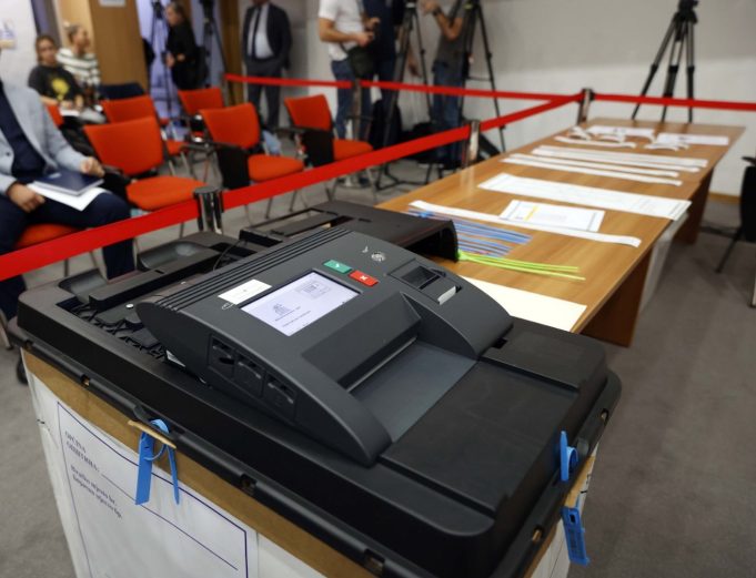 cik-pokazao-novu-tehnologiju-za-izbore-politika-koci-upotrebu-domat_65240d6770764