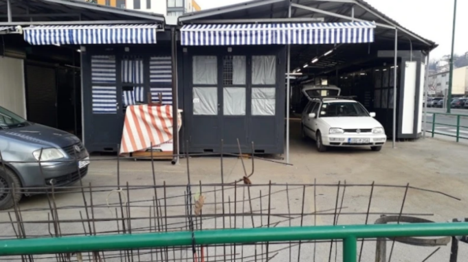 Screenshot-2024-03-17-at-10-07-56-Nanio-mu-teske-povrede-Vlasnik-boksa-na-pijaci-Kavdrant-u-Sarajevu-pretukao-radnika-KJKP-Rad-696x390