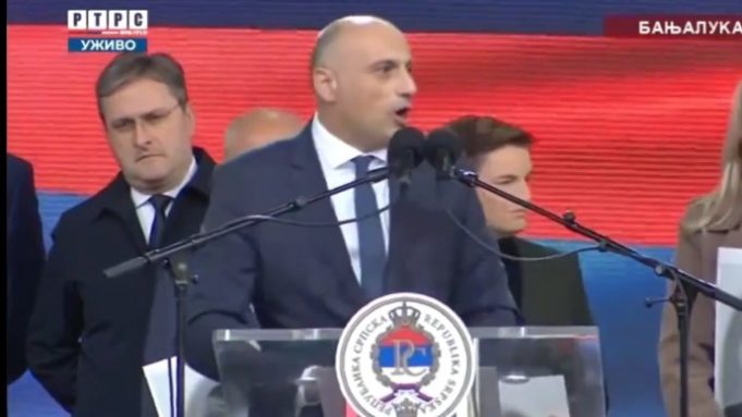 3e782052addc49b696aae4f06bd781c8