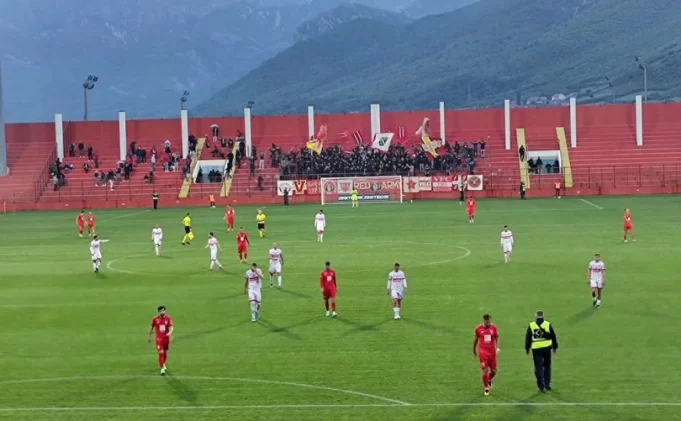 velez-sloga-travanj2024-810x501