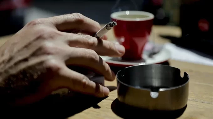 pusenje cigarete dim foto Anadolija-6471b1deb2410_944px