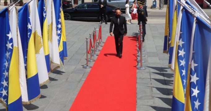 Screenshot_36-737x389