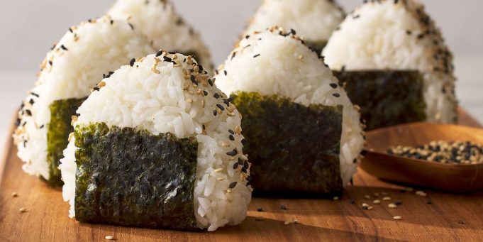 140422-onigiri-japanese-rice-balls-ddmfs-Beauty-1x2-1-dffd638281cc4f07b2a6e32b5bc5e0ff