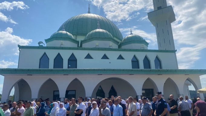 svecano-otvorena-dzamija-u-dzematu-jezerski-dijelovi-u-bosanskoj-krupi-img-20250802-wa0039_688e0a587bd1c