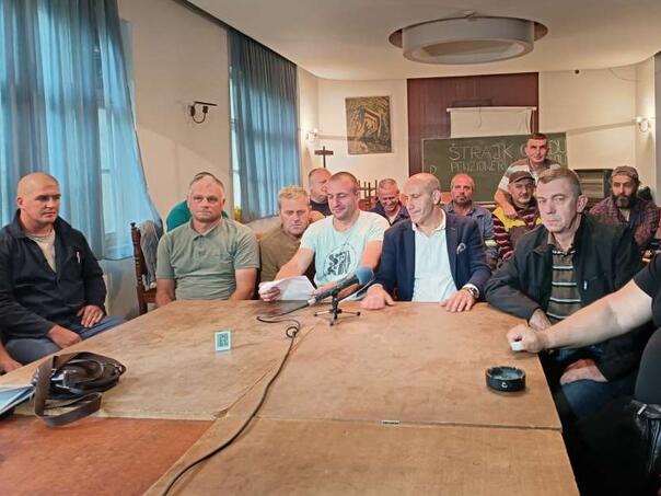 zenicki-rudari-nastavljaju-strajk-gladju-rudari-fena-6_68d7a90112851