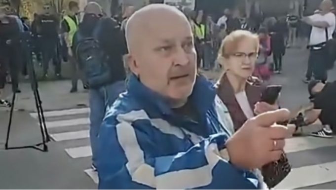 screenshot_2-11-2025_211627_wwwsourceba