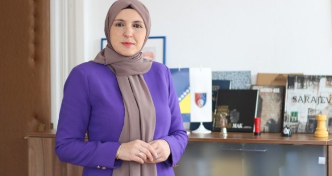 64270dc2-1654-4bd8-ade0-452a0a0a0a78-naida-hota-muminovic-preview