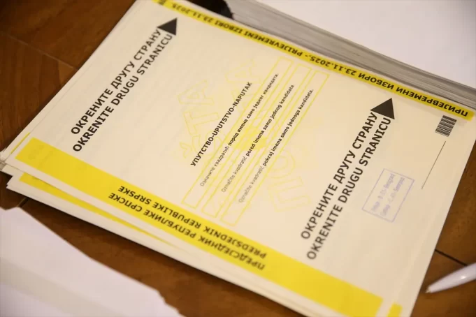 AA-20251123-39783494-39783492-GLASANJE_NA_PRIJEVREMENIM_IZBORIMA_ZA_PREDSJEDNIKA_BH_ENTITETA_REPUBLIKA_SRPSKA_U_AMBASADI_BIH_U_BEOGRADU.jpg