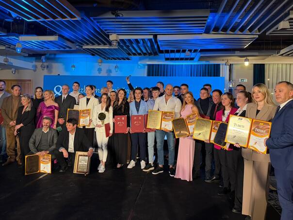 husic-jusufbasic-i-makas-najbolji-sportisti-za-2025-godinu-595784036-1474552934677536-2196543818818630480-n_6934cbe937a73