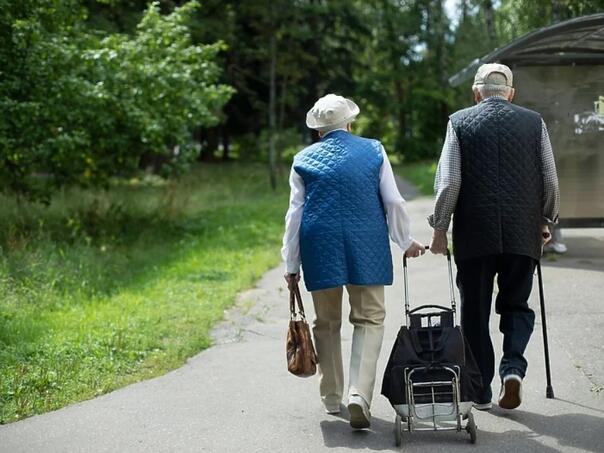 penzionerima-prijeti-privremena-obustava-penzija-iz-fbih-penzioneri-2_694ab8738cf77