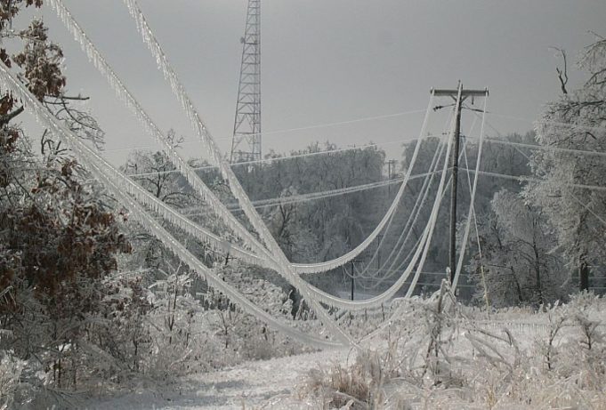 Dalekovod struja snijeg