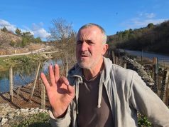 Nema jednu nogu, drži 150 koza i traži treću ženu