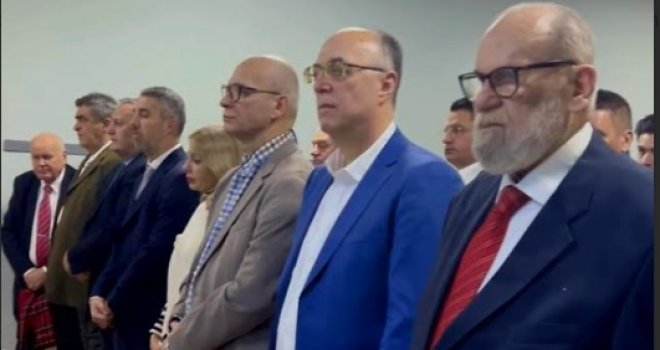 6999b01c-a680-4238-a786-4a2158c67f20-republikanci-preview