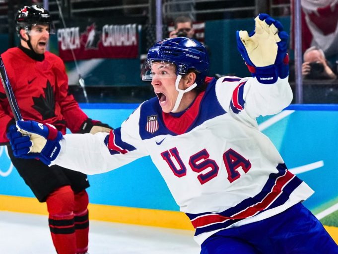 amerikanci-srusili-kanadu-i-nakon-46-godina-stigli-do-olimpijskog-zlata-sad-kanada-hokej-7_699b2a6665e05
