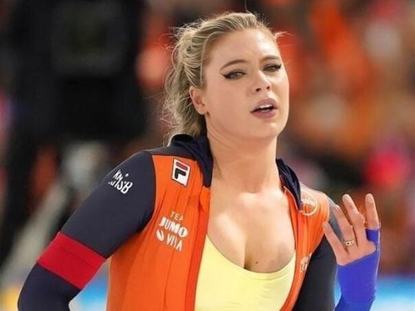 zasto-najljepsa-olimpijka-otkopcava-odijelo-dok-klize-dsgvdfbhfgnjgfmngh_69934a9751748