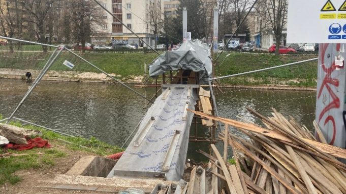 63a2edf97b3941ca9eb7aa75dd93eae5