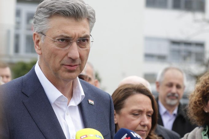 e121dc55-3580-47fb-8dd8-9f1c48fc6e20