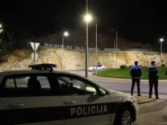 Haos u Stocu: Izbili veliki neredi zbog grafita o Vukovaru, na terenu policajci