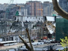 Jedna osoba poginula, dva radnika povrijeđena: U Beogradu se obrušio kran težak 350 tona