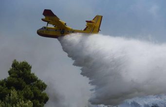 Požar iz Crne Gore prešao u Konavle, na gašenje upućena dva kanadera